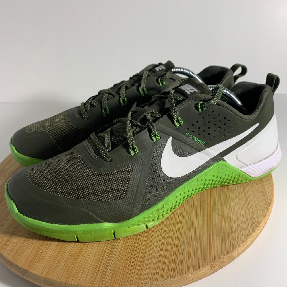 Nike Mens Training Gym Workout Shoes Sneakers Size 11.5 Metcon 1 Green Walking